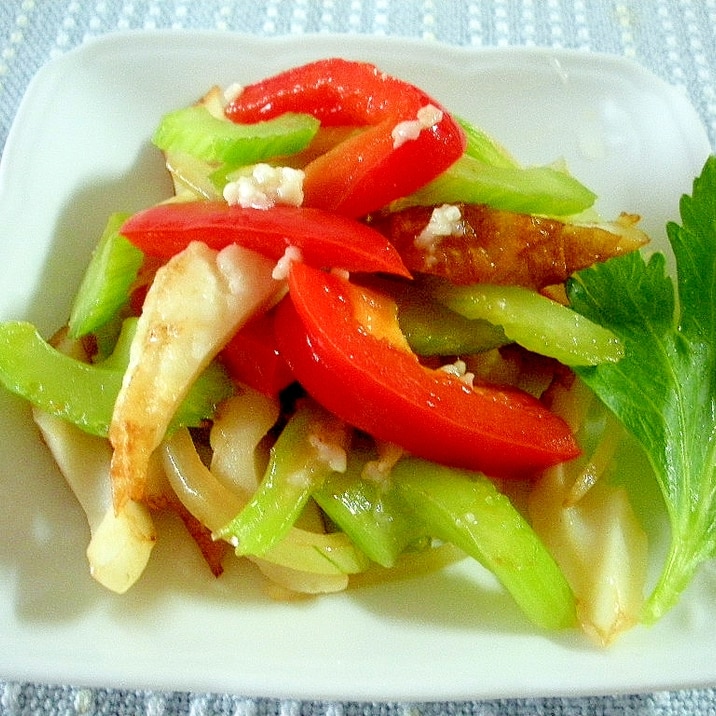 お夜食に！セロリとちくわと赤パプリカの塩糀炒め♪